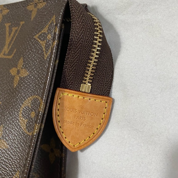 Authentic Louis Vuitton Toiletry Pouch - Picture 3 of 8